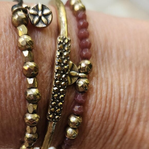 Lucky Brand Set of Three Vintage Bracelets - Picture 2 of 9